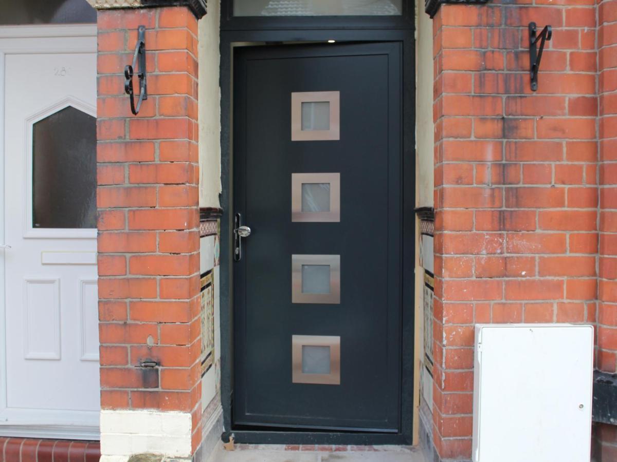 Townhouse Plus @ 282 Walthall Street Crewe Exterior photo